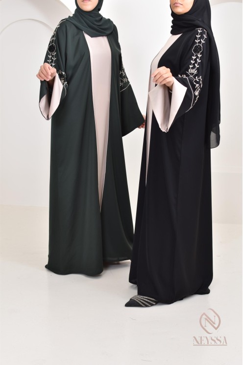 Robe Dubaï moderne avec motifs perlés, très élégante et classe made in UAE