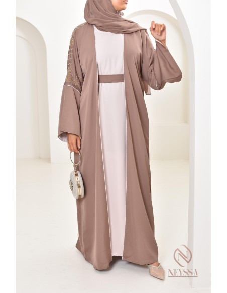 Robe Dubaï kimono Dark Nude ensemble 4 pièces créé par Neyssa pour l'Aïd
