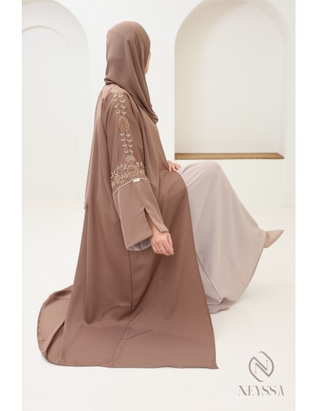 Robe Dubaï kimono Dark Nude ensemble 4 pièces créé par Neyssa pour l'Aïd