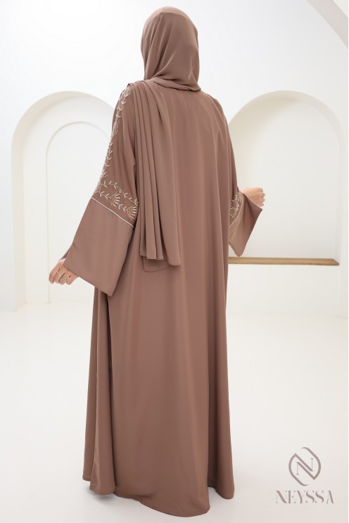 Robe Dubaï kimono Dark Nude ensemble 4 pièces créé par Neyssa pour l'Aïd