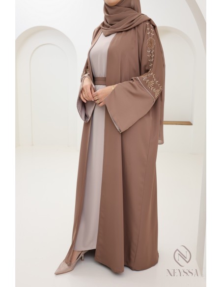 Robe Dubaï kimono Dark Nude ensemble 4 pièces créé par Neyssa pour l'Aïd