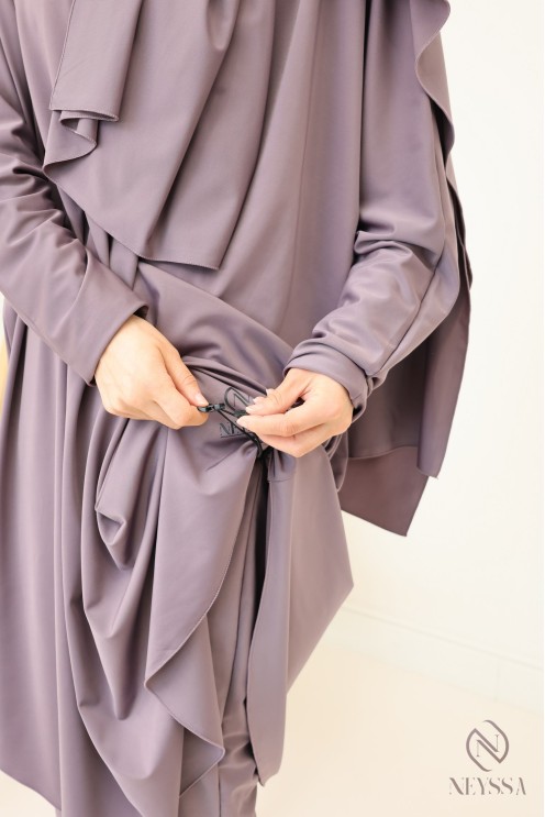 Dezent geschnittener langer Schwimm-Burkini für verschleierte Frauen