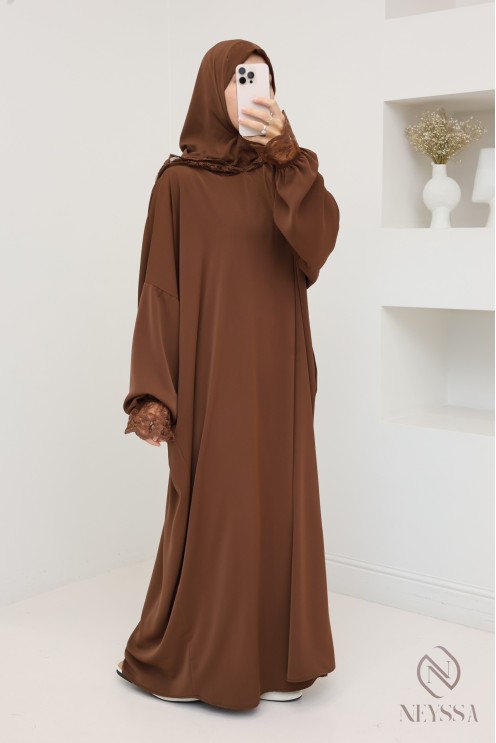 Abaya de prière avec son hijab intégré, idéal salat Aid