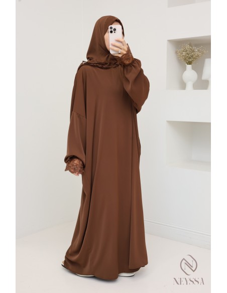 Abaya de prière avec son hijab intégré, idéal salat Aid