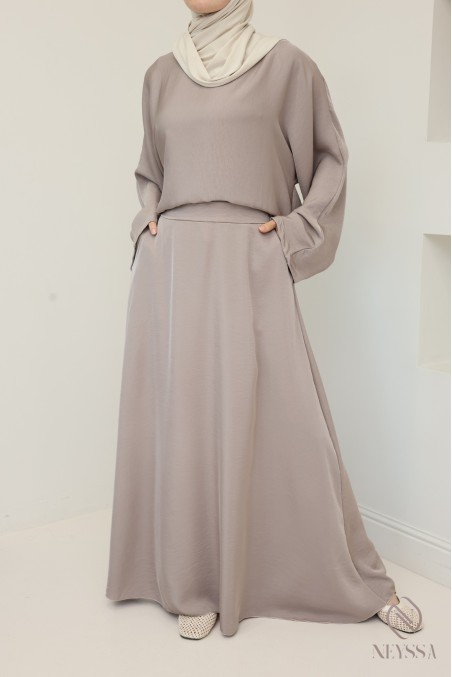 Veiled woman fluid set: long tunic and elastic skirt