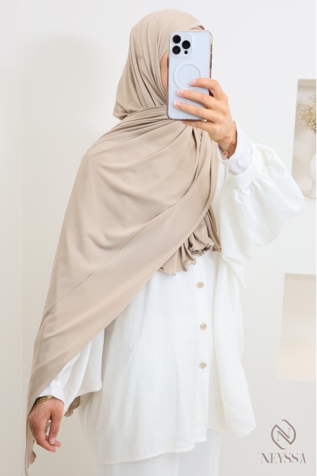Hijab jersey premium wavy avec liseré de strass, tendance hijabi