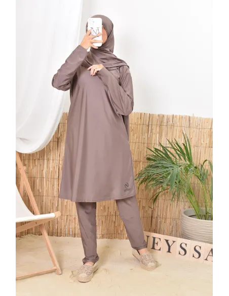 Long and wide burkini for Muslim women, ideal for vacations