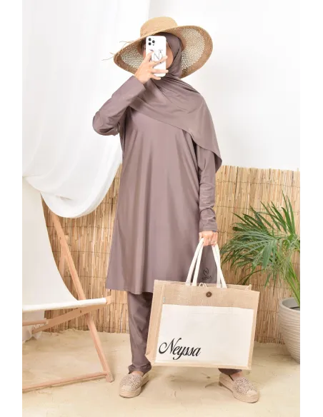Long and wide burkini for Muslim women, ideal for vacations