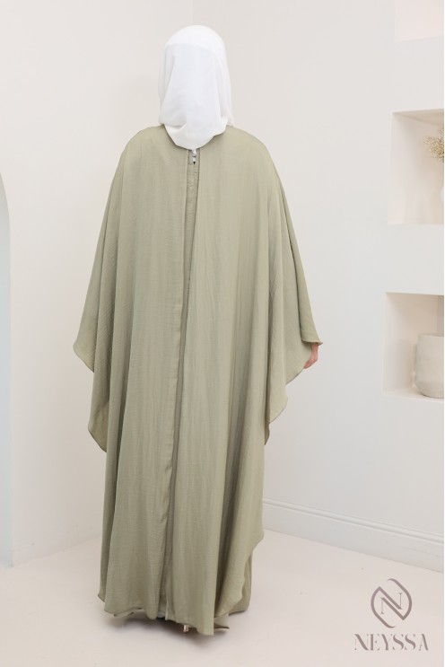 Robe longue avec cape à l'avant et à l'arrière, tissu fluide satin