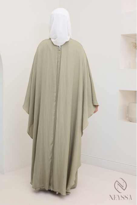 Robe longue avec cape à l'avant et à l'arrière, tissu fluide satin