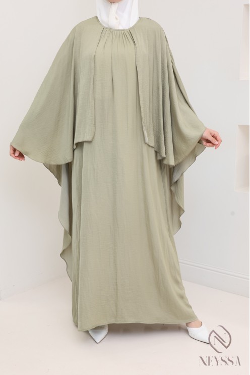 Robe longue avec cape à l'avant et à l'arrière, tissu fluide satin