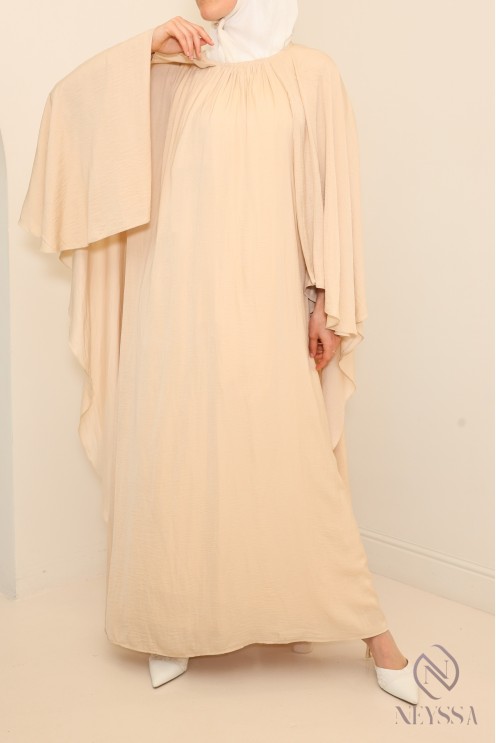 Robe longue avec cape à l'avant et à l'arrière, tissu fluide satin