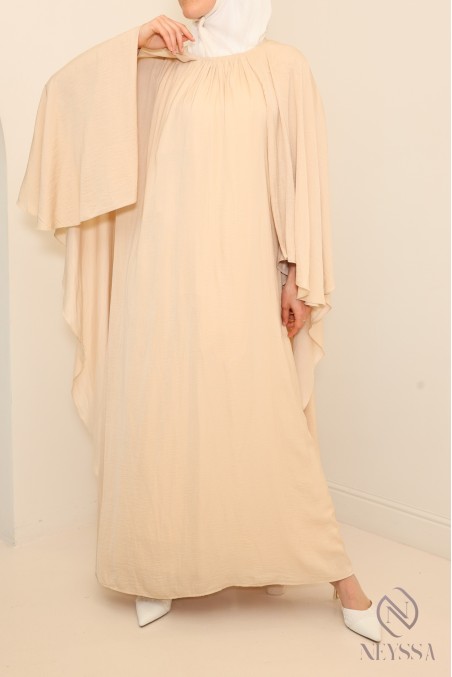Robe longue avec cape à l'avant et à l'arrière, tissu fluide satin