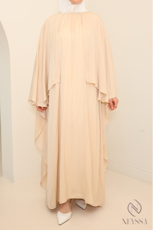 Robe longue avec cape à l'avant et à l'arrière, tissu fluide satin