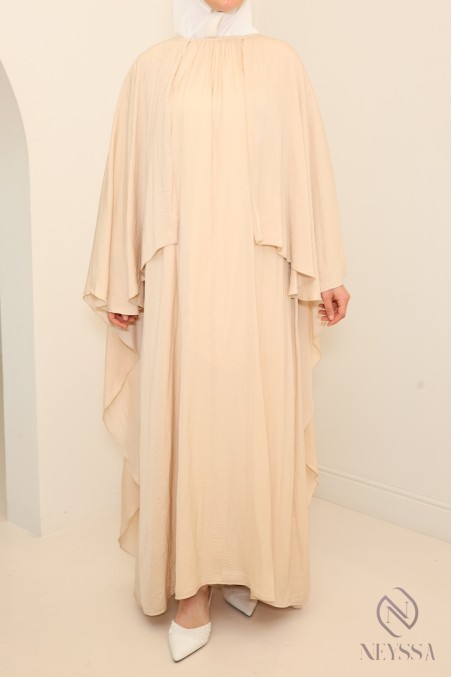 Robe longue avec cape à l'avant et à l'arrière, tissu fluide satin