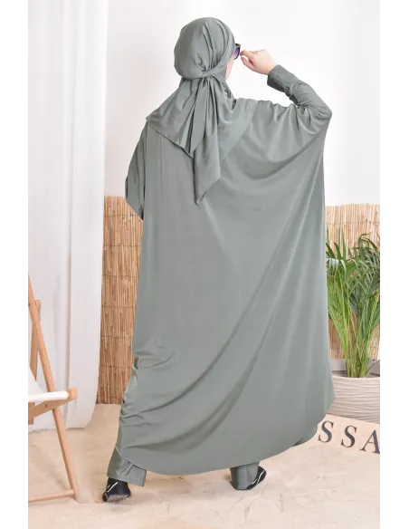 Badejilbab mit Khimar, Kleid und integrierter Badehose, ideal zum Baden.