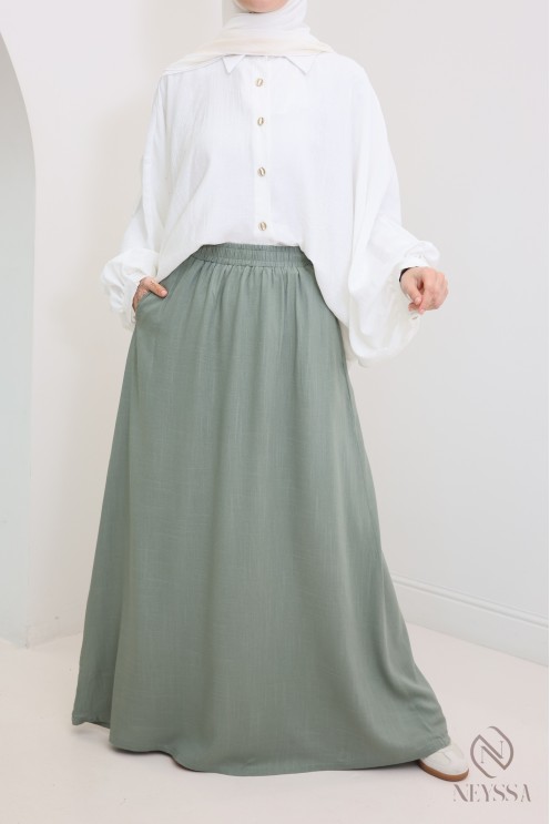 Long flared skirt in linen, a flowing, lightweight fabric for summer