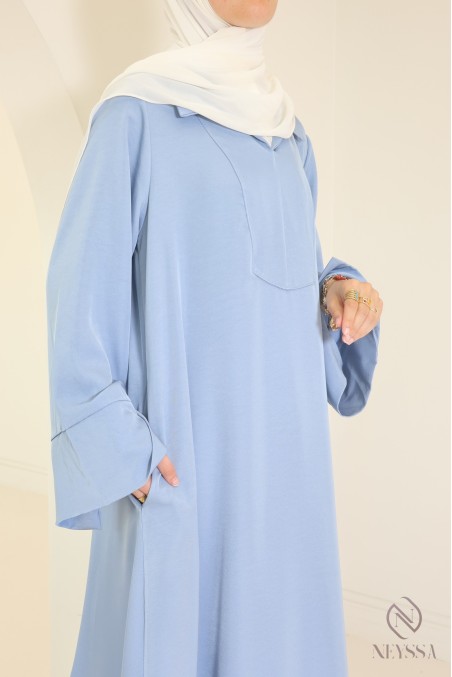 Lange, fließende Abaya für Hijabi-Frauen mit Hemdkragen und Taschen