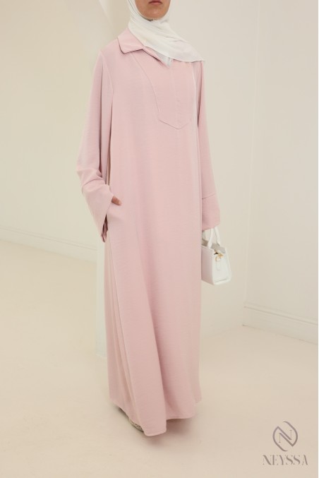 Lange, fließende Abaya für Hijabi-Frauen mit Hemdkragen und Taschen