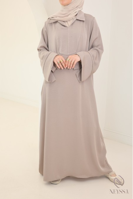 Long abaya for hijabi women, flowing fabric, shirt collar with pockets