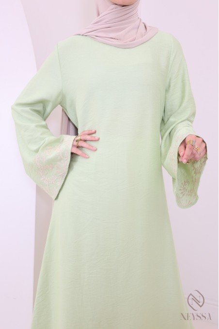 Abaya longue brodée manches évasée femme hijabi pour l'été