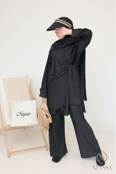 Burkini-Tunika zum Binden mit Umschlagärmeln und Hijab zum Binden.