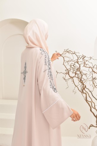 Abaya beige perles cousues à la main, confection artisanale, made in E.A.U 2