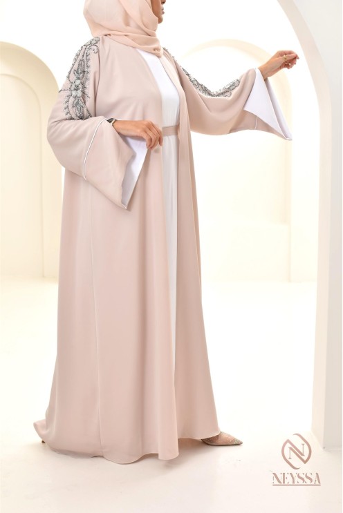 Abaya beige perles cousues à la main, confection artisanale, made in E.A.U
