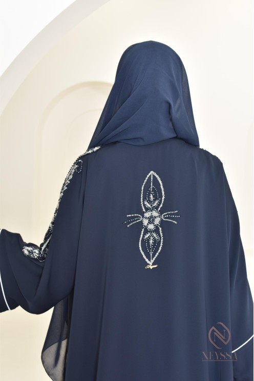Abaya noire perlée, confection artisanale, fabriquée aux E.A.U