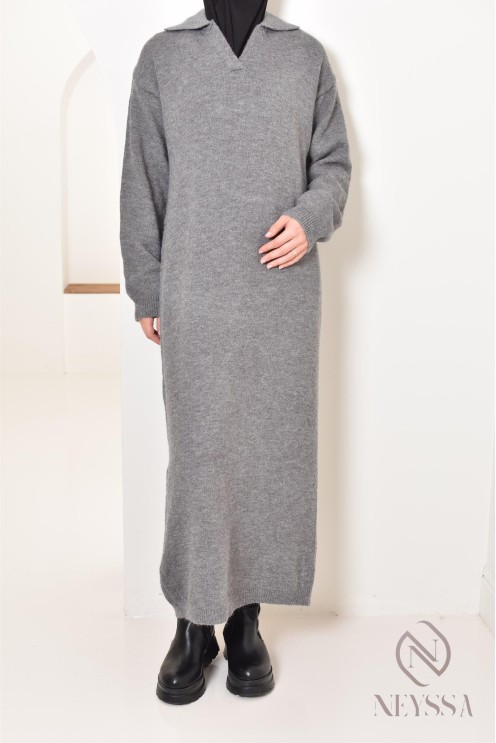 Robe longue femme pour l'hiver en maille, col façon polo, ootd hijabi