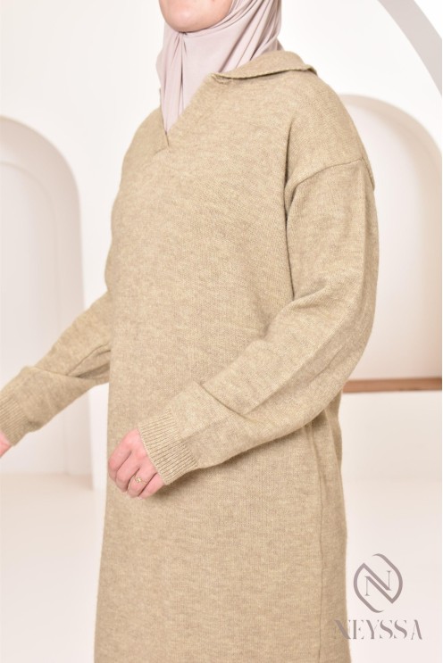 Robe longue femme pour l'hiver en maille, col façon polo, ootd hijabi