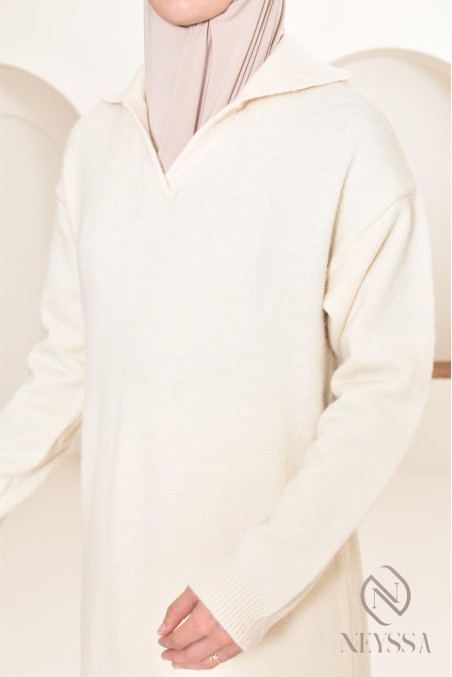 Robe longue femme pour l'hiver en maille, col façon polo, ootd hijabi