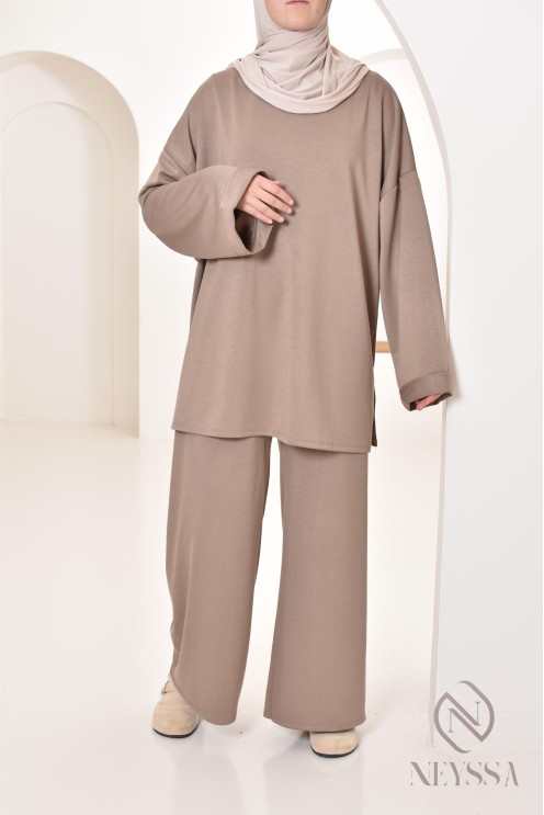 Ensemble 2 pièces style sportwear, look modest hijabi, un must have