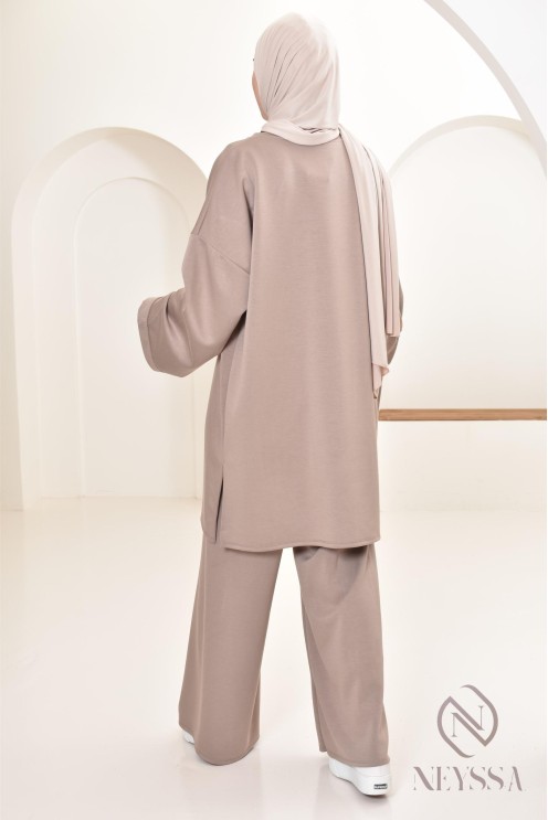 Ensemble 2 pièces style sportwear, look modest hijabi, un must have