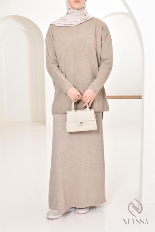 Pull en maille ample modeste, col montant, hijabi modest outfit