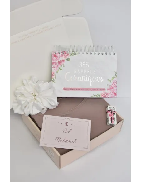 Box cadeau femme : tenue de prière et calendrier rappels