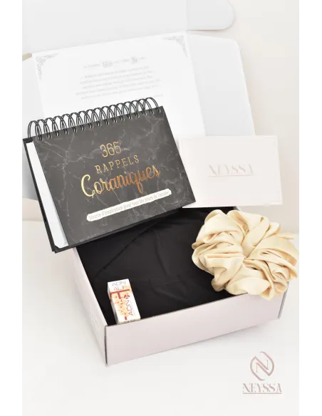 Geschenkbox mit Gebetskleidung für muslimische Frauen