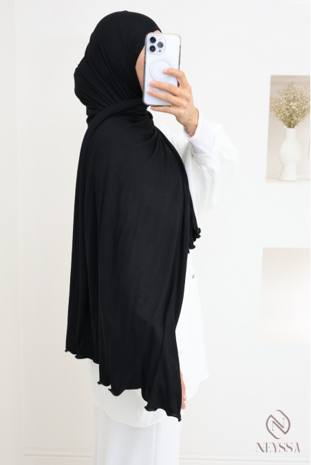 Hijab aus Jersey mit Wavy-End, ideal für den Alltag.