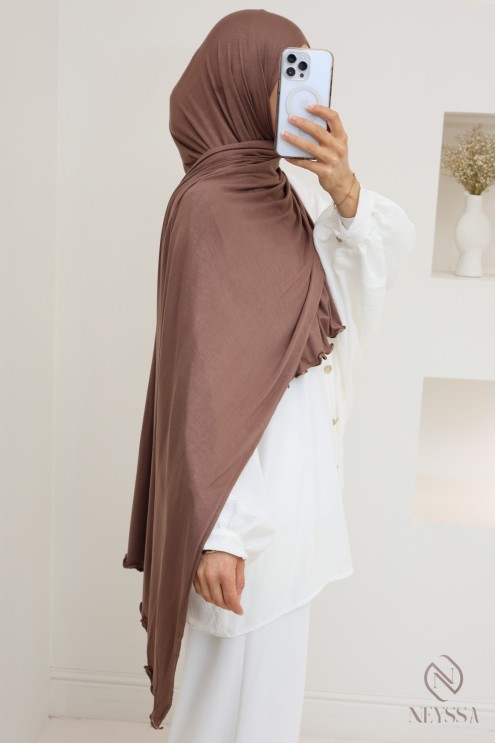 Hijab aus Jersey mit Wavy-End, ideal für den Alltag.