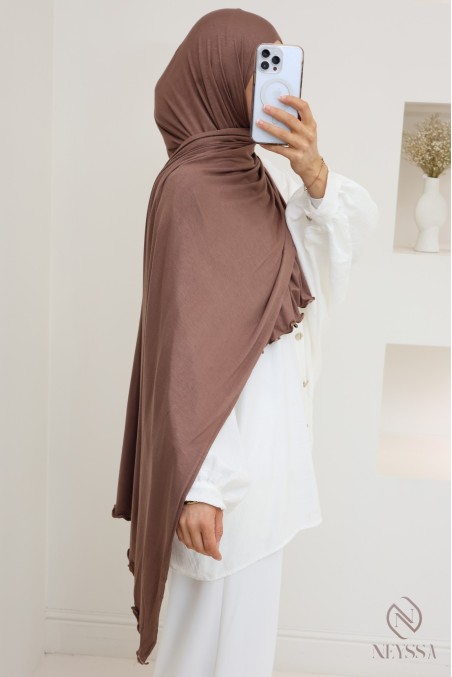 Hijab aus Jersey mit Wavy-End, ideal für den Alltag.