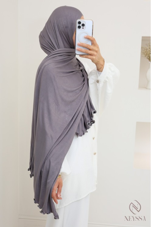 Hijab aus Jersey mit Wavy-End, ideal für den Alltag.
