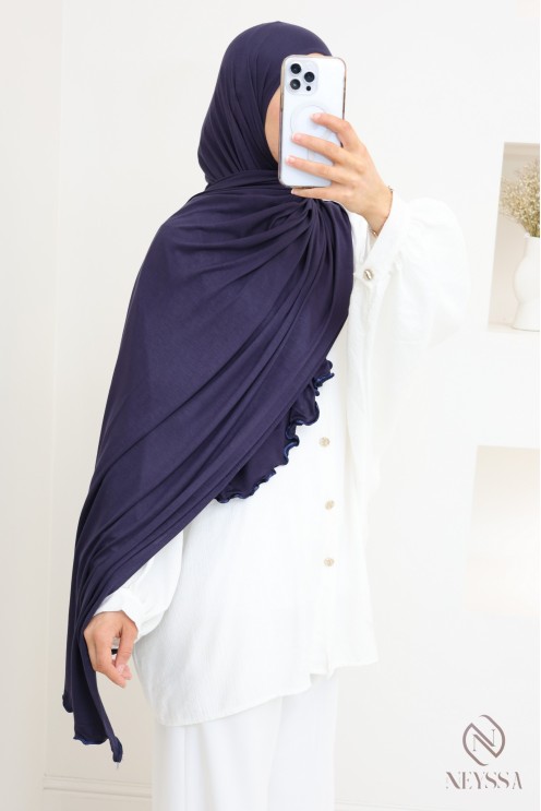 Hijab aus Jersey mit Wavy-End, ideal für den Alltag.