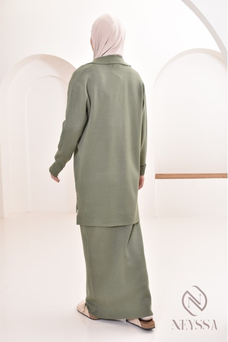 Women's 2-piece skirt and long polo-style top set, winter outfit 