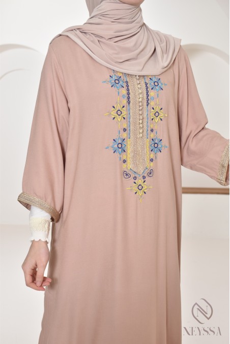 Gandoura longue d’intérieur au style traditionnel marocain