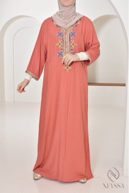 Long indoor gandoura in traditional Moroccan style