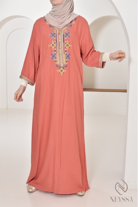 Long indoor gandoura in traditional Moroccan style