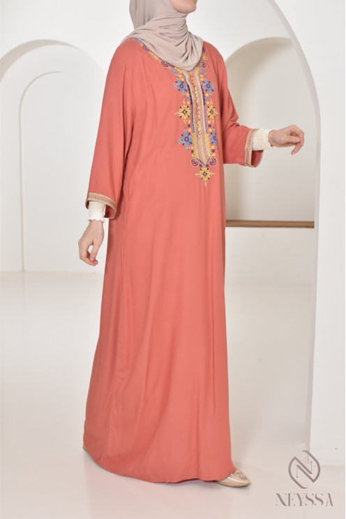 Long indoor gandoura in traditional Moroccan style