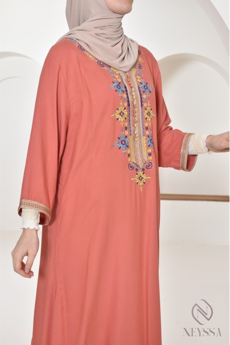 Gandoura longue d’intérieur au style traditionnel marocain