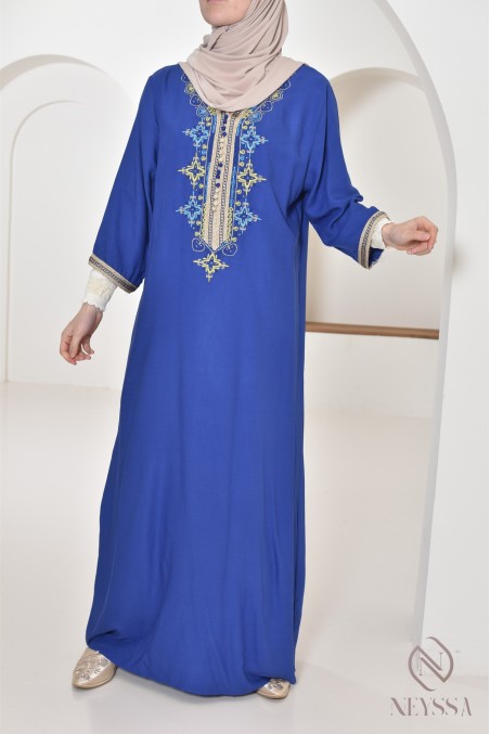 Long indoor gandoura in traditional Moroccan style