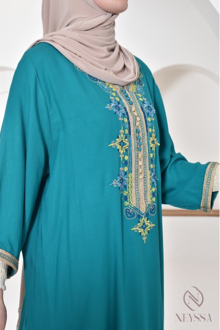 Long indoor gandoura in traditional Moroccan style